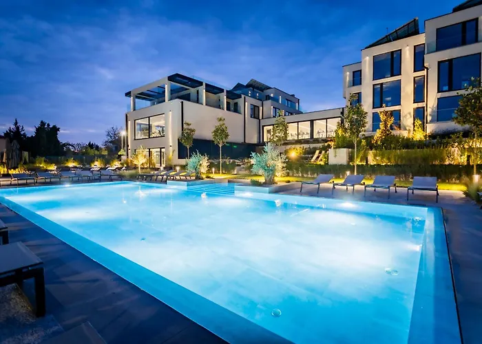 Semesteranläggning (resort) Therma Numera Longevity 4*